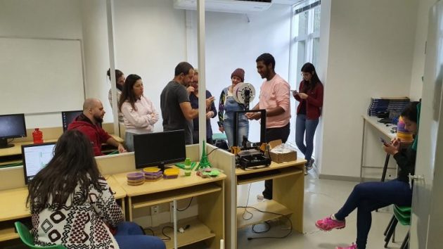 Projeto de extensão oferece curso introdutório de impressão 3D