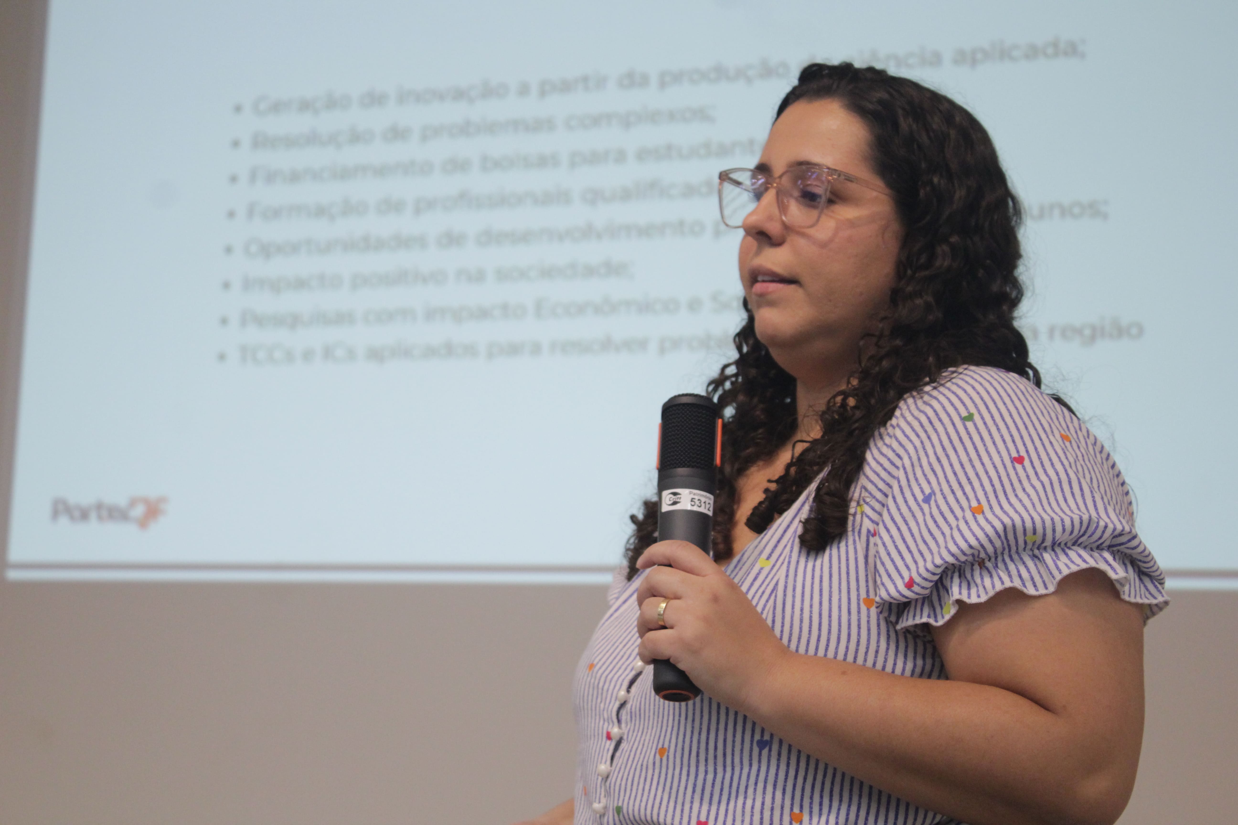 Tira-dúvidas do Laboratório de Conexões reúne estudantes e pesquisadores no auditório do Partec JF Unidade Campus
