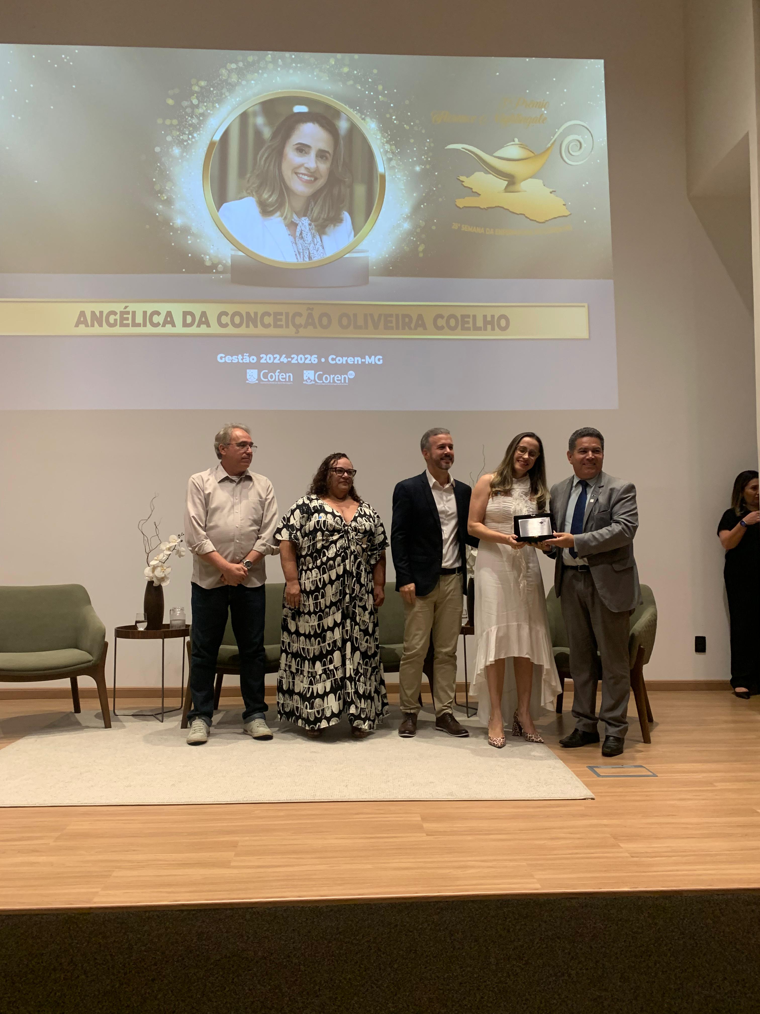 Docentes da Faculdade de Enfermagem da UFJF recebem Prêmio Florence Nightingale