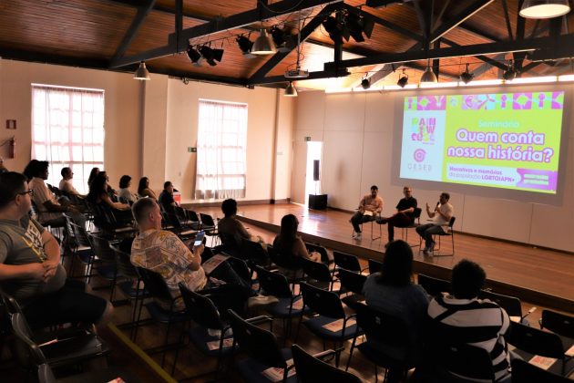 Movimento Gay de Minas doa acervo histórico à UFJF