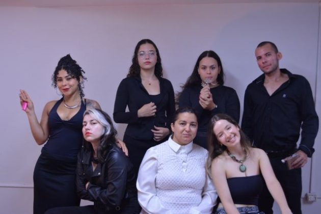 Projeto de extensão da UFJF-GV leva peça “Pedaços de Mim” ao público no Teatro Atiaia