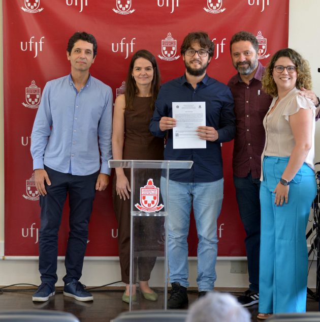 UFJF recebe sete novos servidores em cerimônia de posse