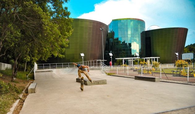 UFJF recebe projeto com aulas gratuitas de skate para crianças e adolescentes