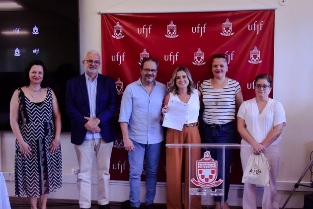 UFJF empossa seis novos professores em Juiz de Fora