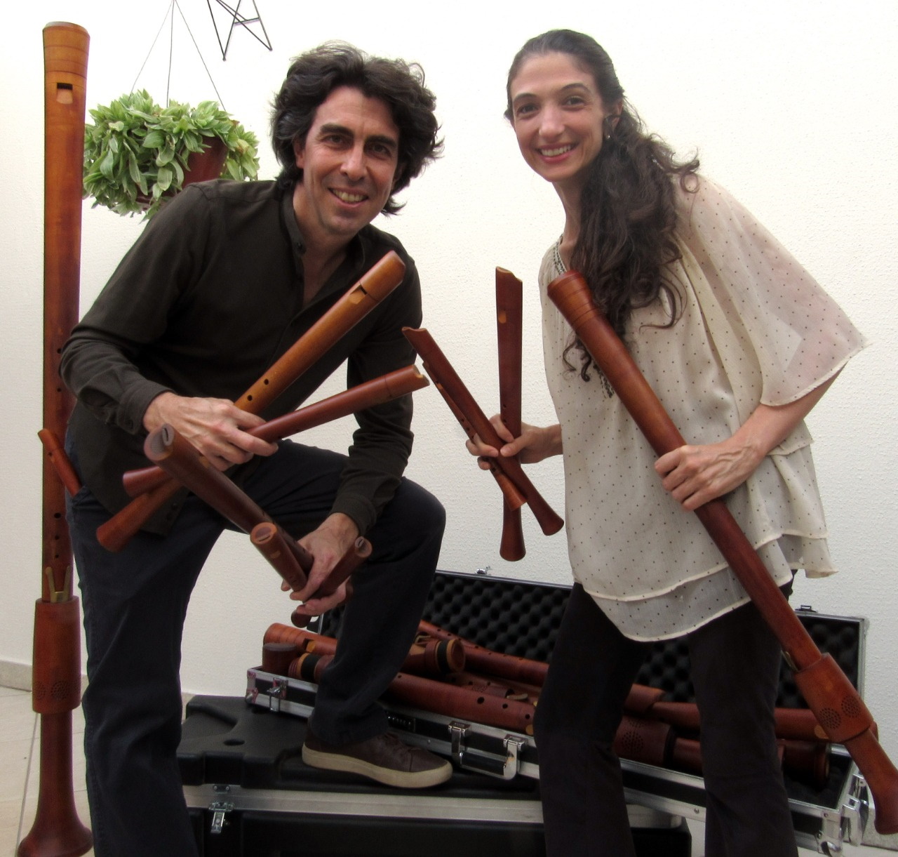 Cesar Villavicencio e Paula Andrade Callegari (flauta doce).