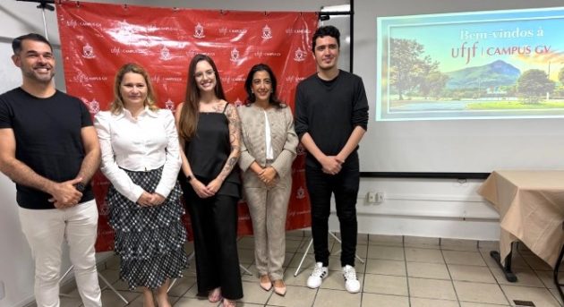 UFJF-GV empossa cinco novos professores