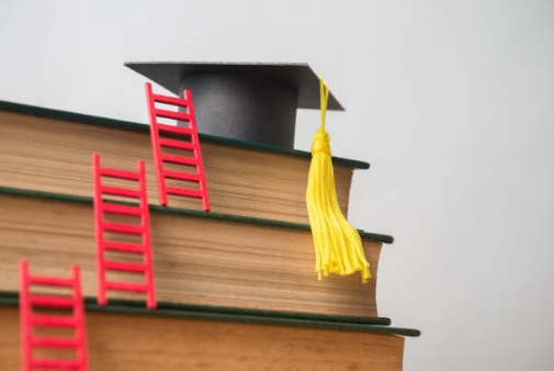 Divulgado o edital do processo seletivo para concessão de afastamentos para cursar Pós-Graduação Strictu Sensu