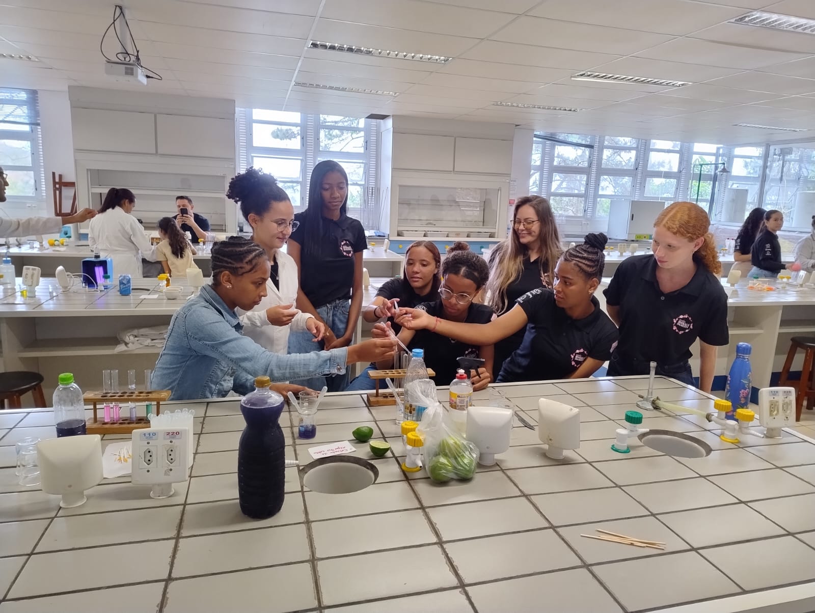 Estudantes do polo de Bicas participam da organização do ICE de Portas Abertas na UFJF