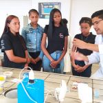 Estudantes do polo de Bicas participam da organização do ICE de Portas Abertas na UFJF Estudantes do polo de Bicas participam da organização do ICE de Portas Abertas na UFJF