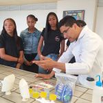 Estudantes do polo de Bicas participam da organização do ICE de Portas Abertas na UFJF Estudantes do polo de Bicas participam da organização do ICE de Portas Abertas na UFJF