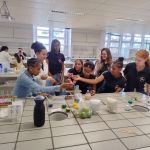 Estudantes do polo de Bicas participam da organização do ICE de Portas Abertas na UFJF Estudantes do polo de Bicas participam da organização do ICE de Portas Abertas na UFJF