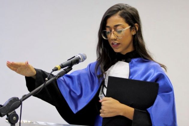 Egressa da UFJF-GV recebe seis convites para mestrado após prova unificada de Economia