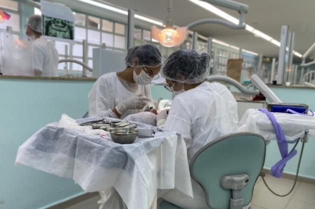 Evento na Odontologia aborda células-tronco, uso de IA e percepção de pacientes