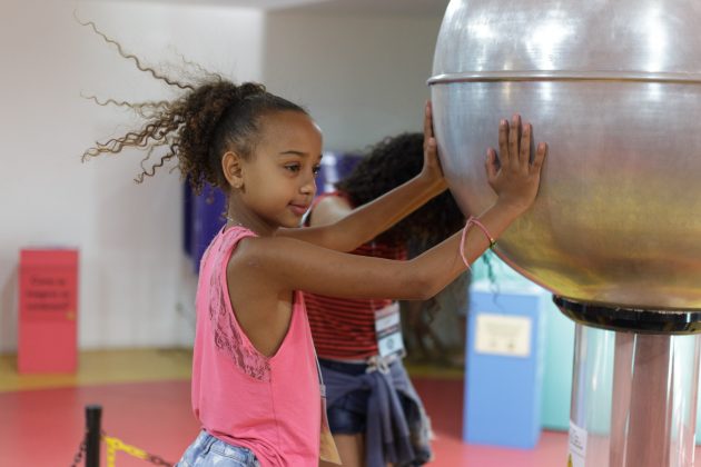 Últimos dias para se inscrever na Colônia de Férias Científica